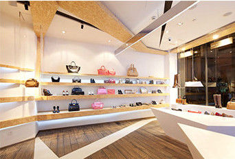 衣服の店袋の靴の陳列ケースのブランドの店の内部Decoratioのための上海の注文の普及した工場木のキャビネット サプライヤー